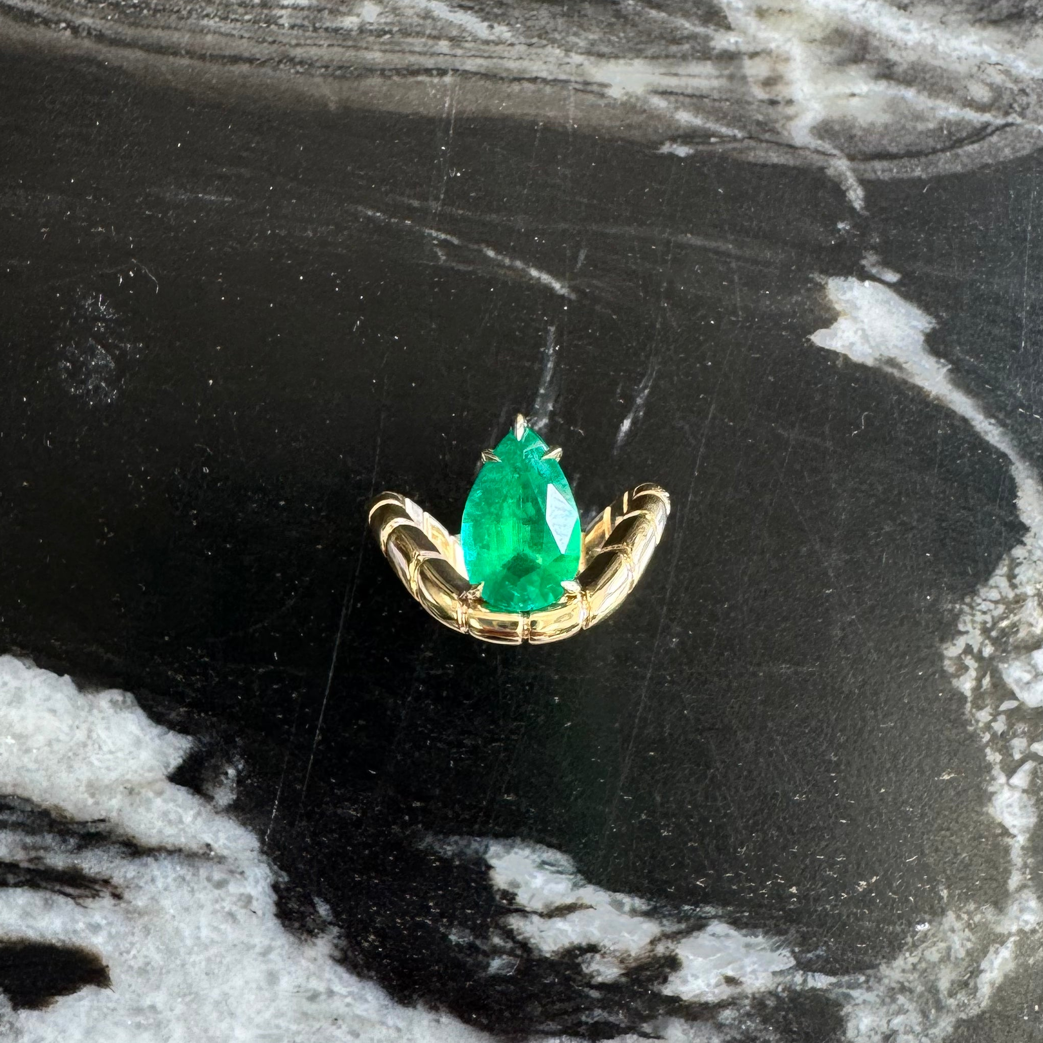 Petite LEVITATE Ring 2.14ct Emerald