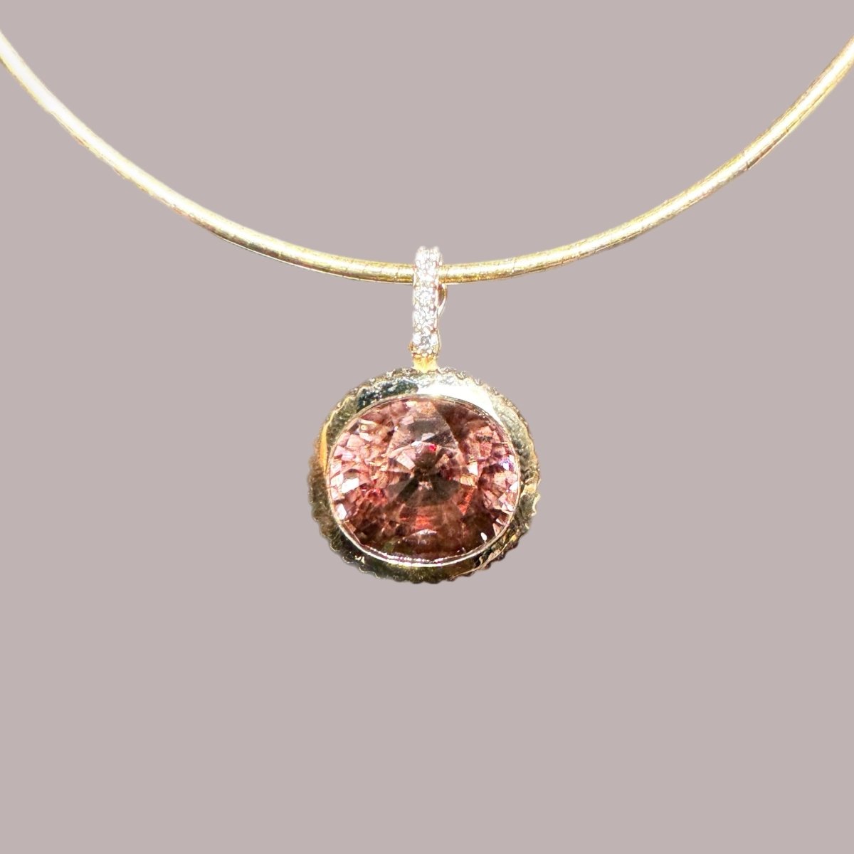 DREAM IN TECH Pendant 15.25ct Zircon - AURORO