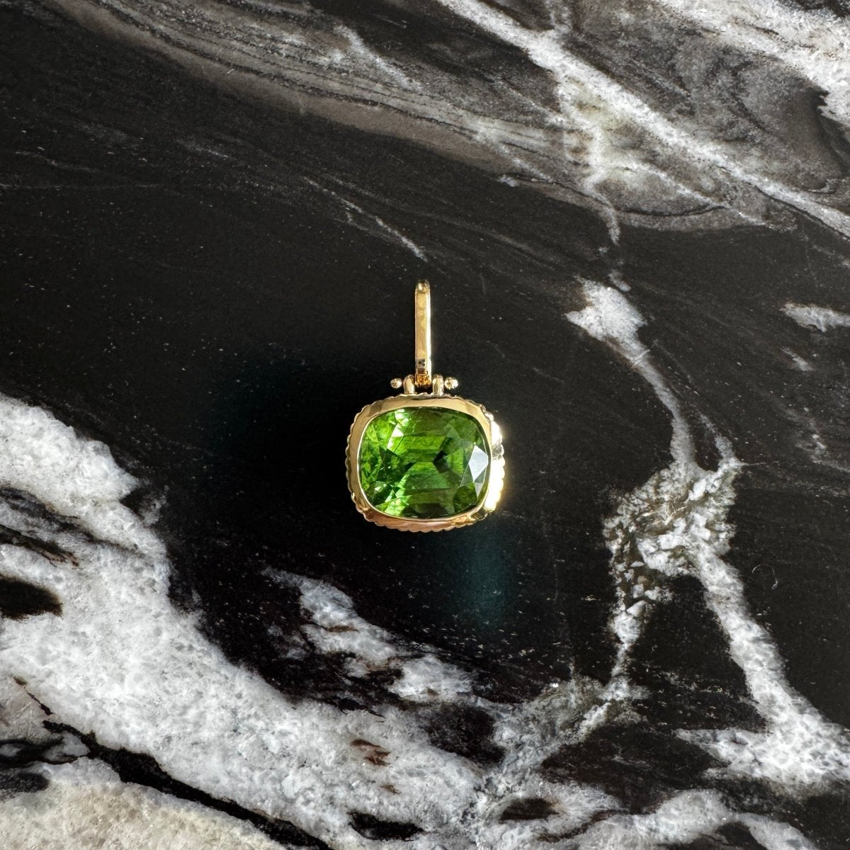 DREAM IN TECH Pendant 15.44ct Peridot - AURORO
