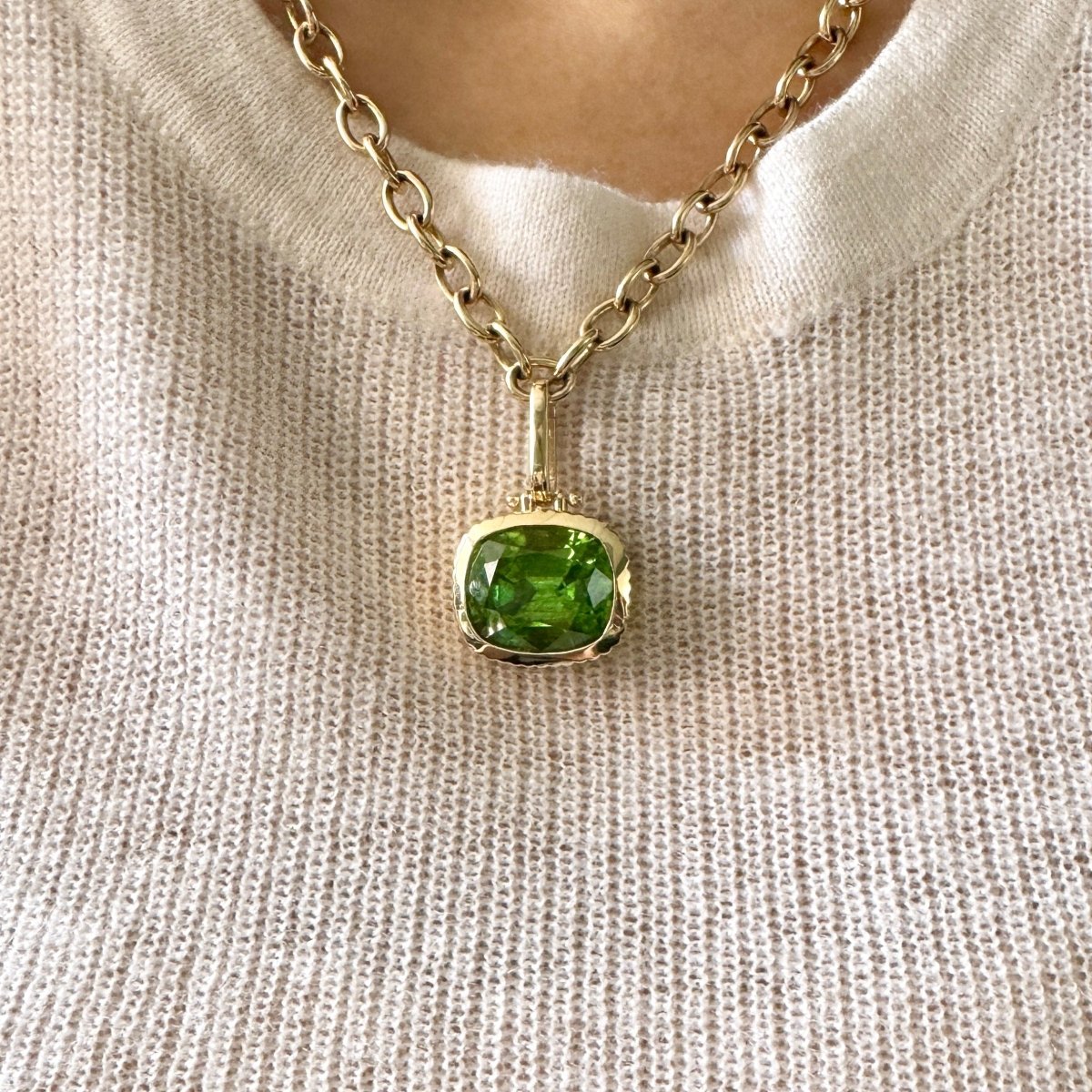 DREAM IN TECH Pendant 15.44ct Peridot - AURORO