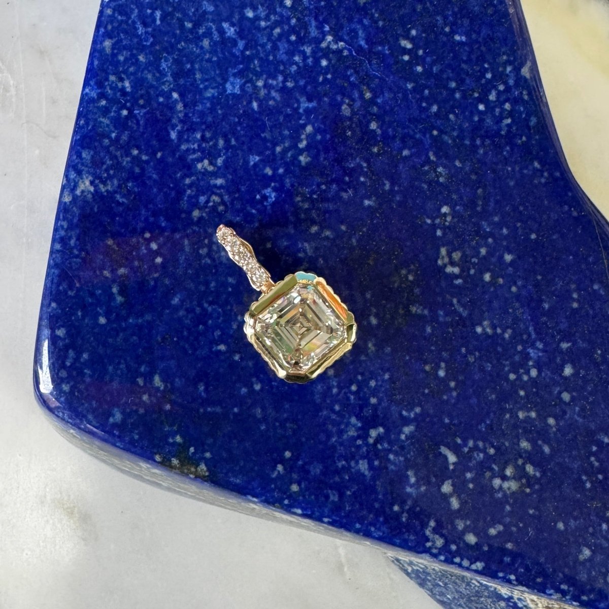 DREAM IN TECH Pendant 3.82ct Asscher Diamond - AURORO