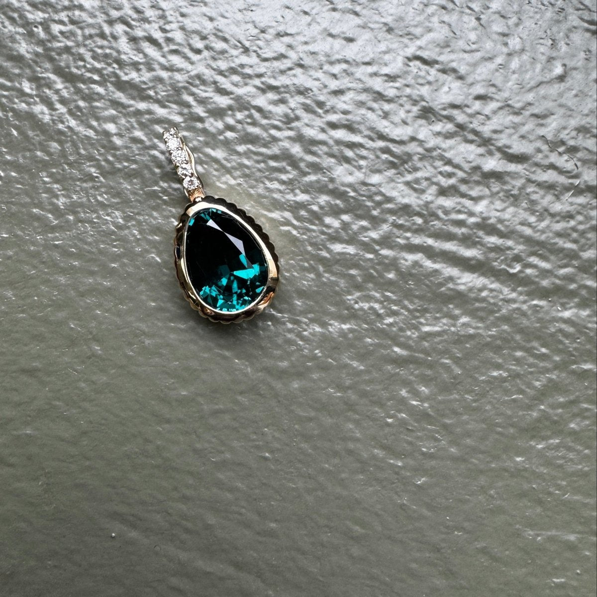 DREAM IN TECH Pendant 4.99ct Indicolite Tourmaline - AURORO