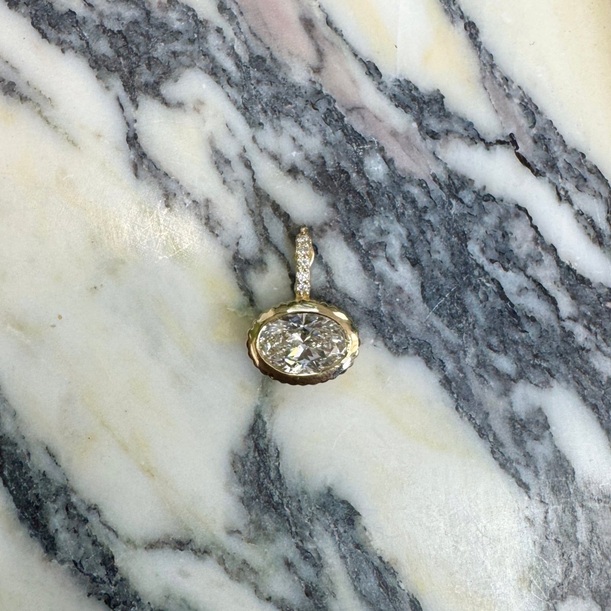 DREAM IN TECHNICOLOR 3.54ct Oval Diamond - AURORO