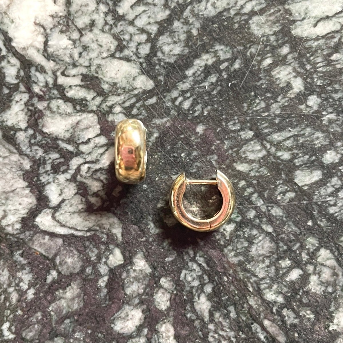 EVERYDAY CHUBBY Huggie Earrings - AURORO