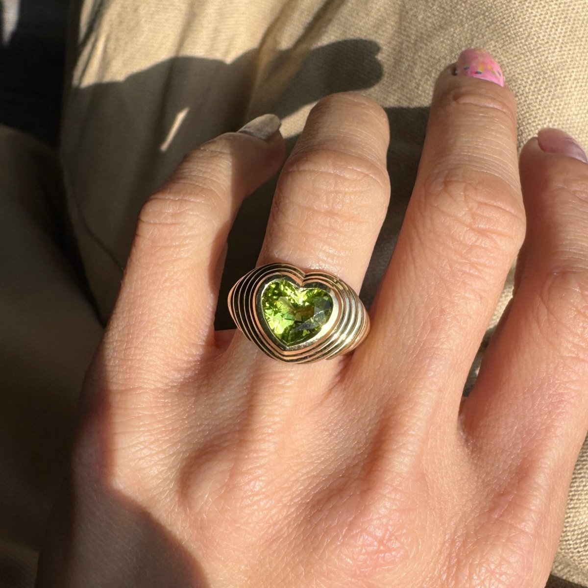 KICK BACK 1.73ct Peridot - AURORO