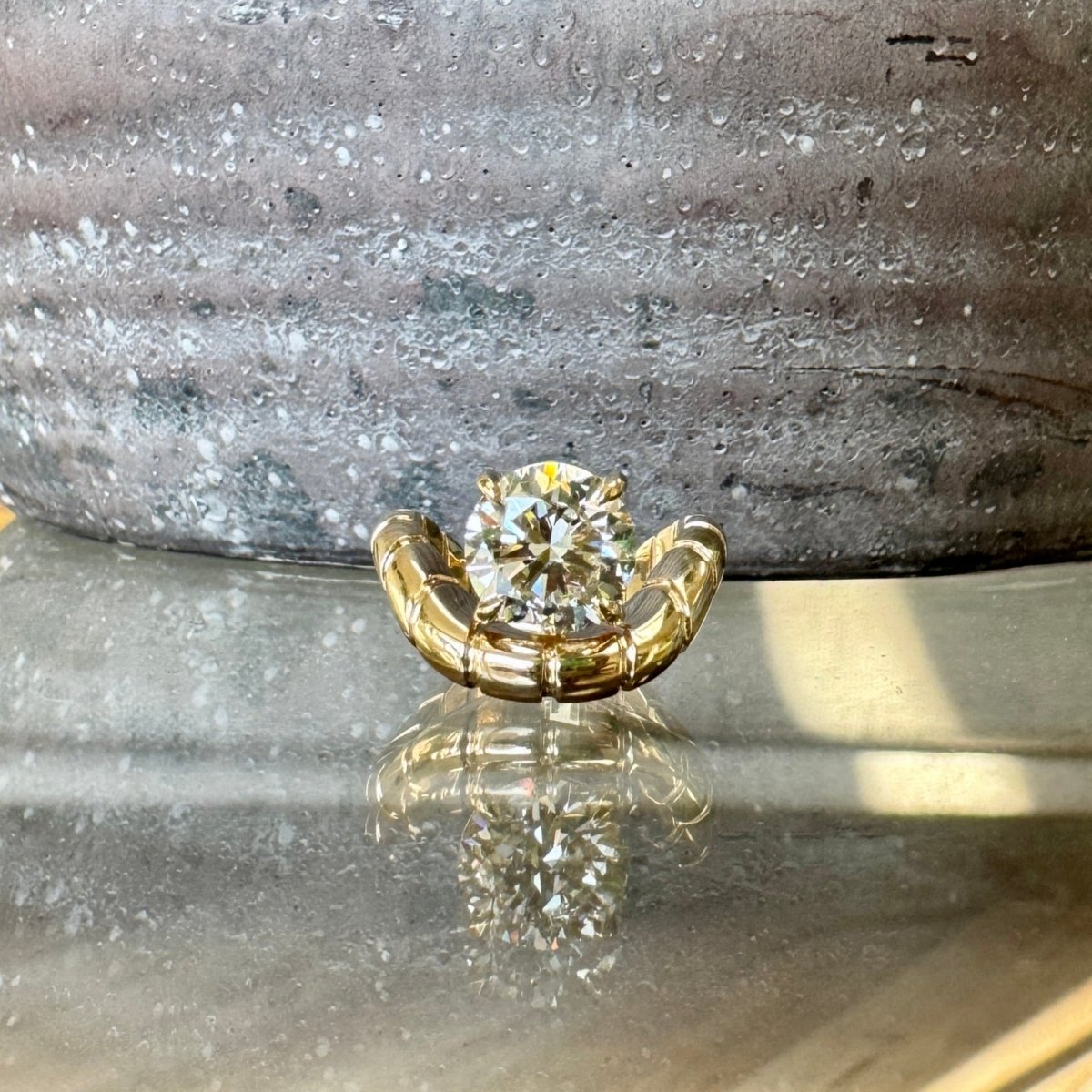 LEVITATE Floating Diamond Ring - AURORO