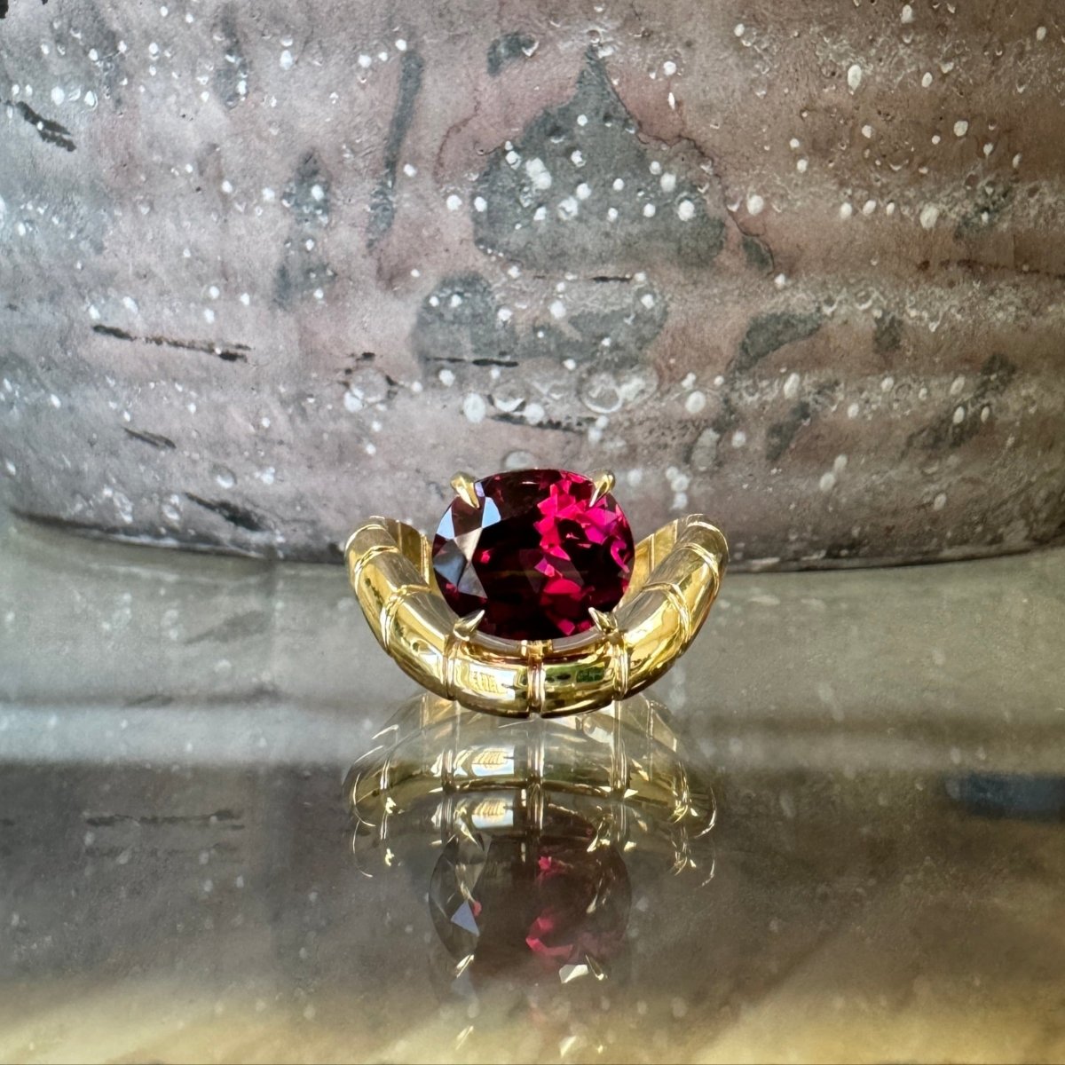 LEVITATE Ring 3.45ct Rhodolite Garnet - AURORO