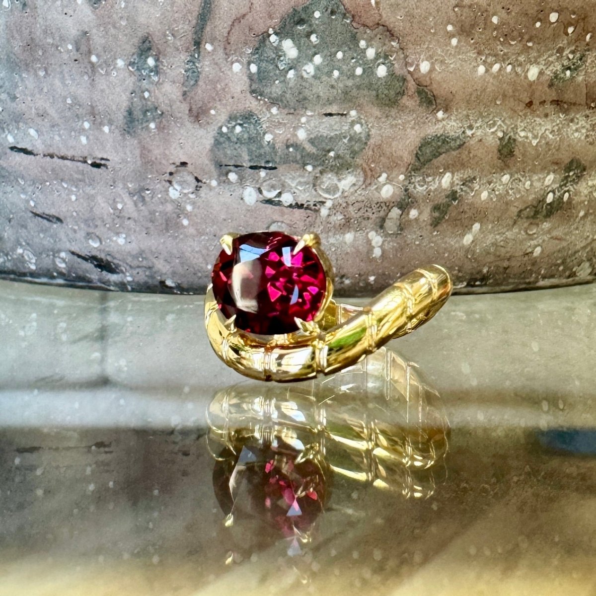 LEVITATE Ring 3.45ct Rhodolite Garnet - AURORO