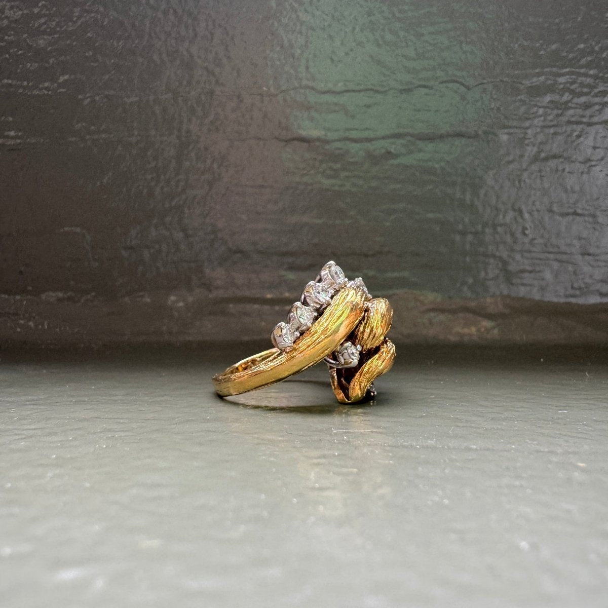 Vintage 18K Diamond Swirl Ring - AURORO