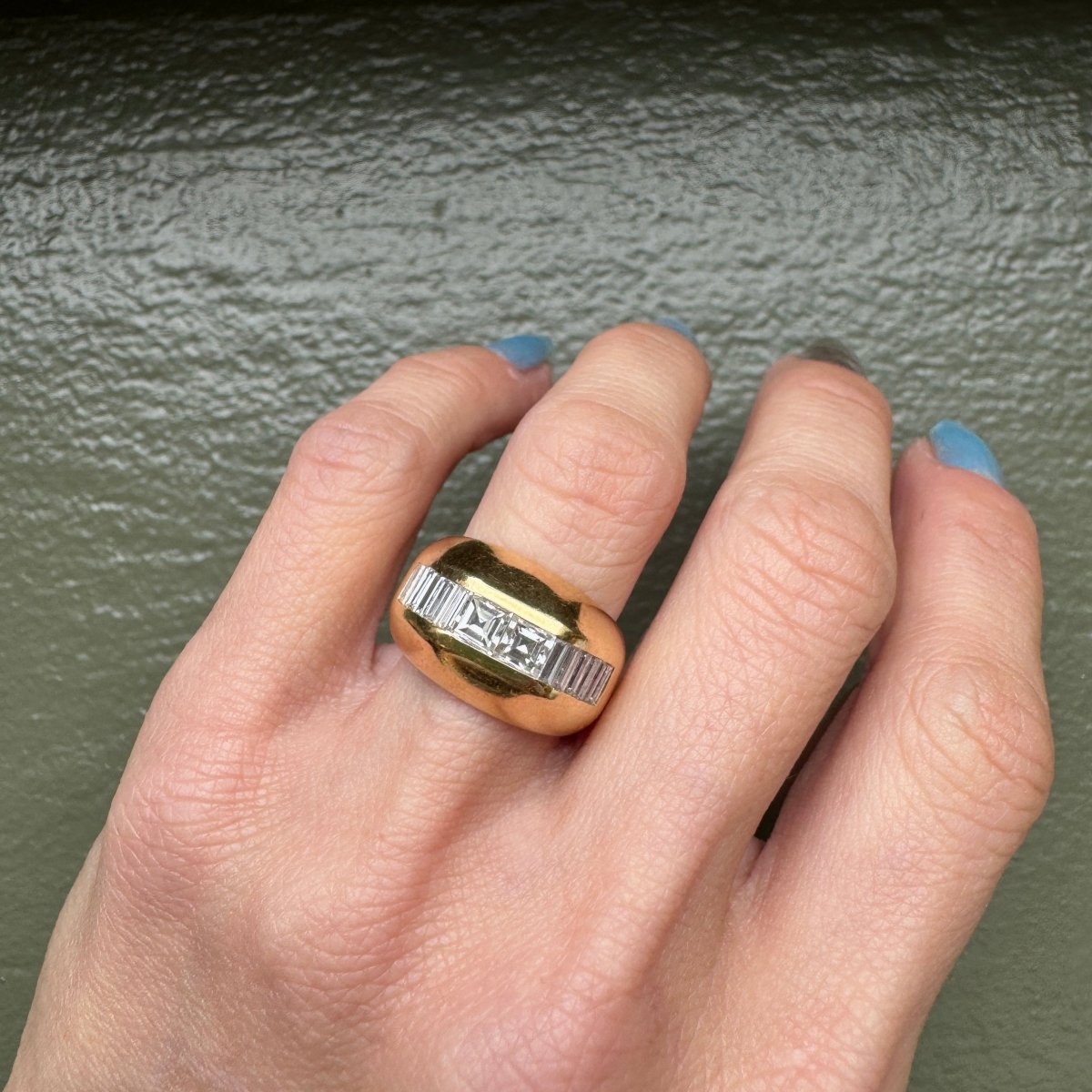 Vintage 18K Step - Cut Bombé Ring - AURORO