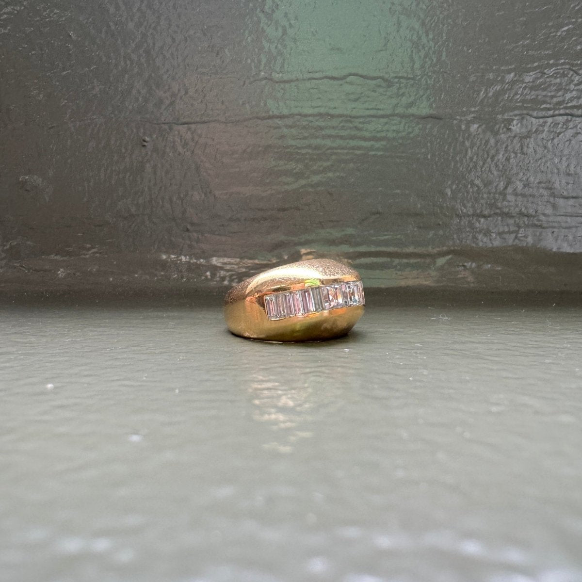 Vintage 18K Step - Cut Bombé Ring - AURORO
