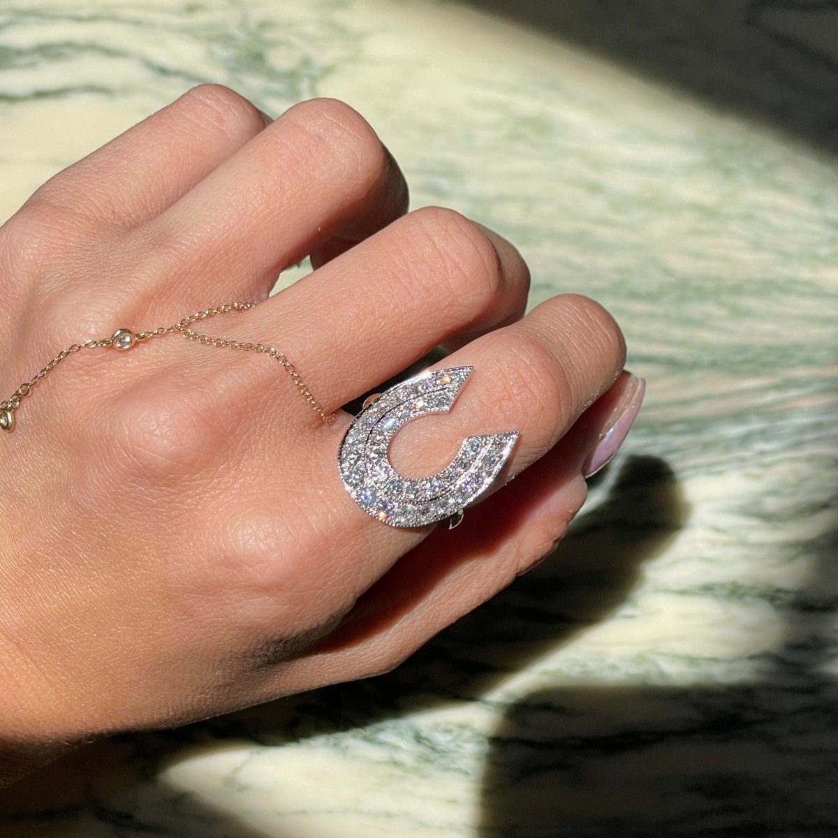 RICH STRIKE Diamond Horseshoe Ring – AURORO